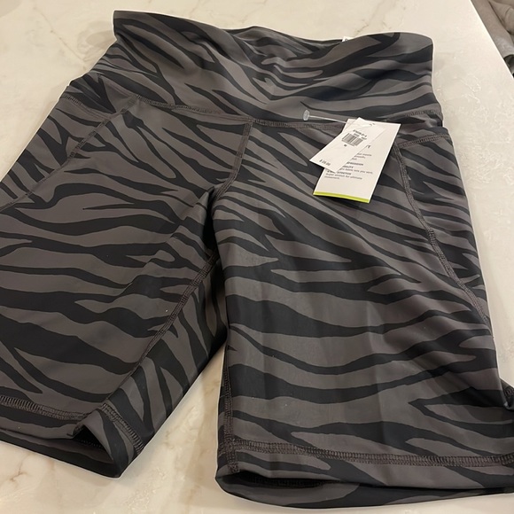 NWT ANIMAL PRINT BIKER SHORTS - Picture 2 of 4